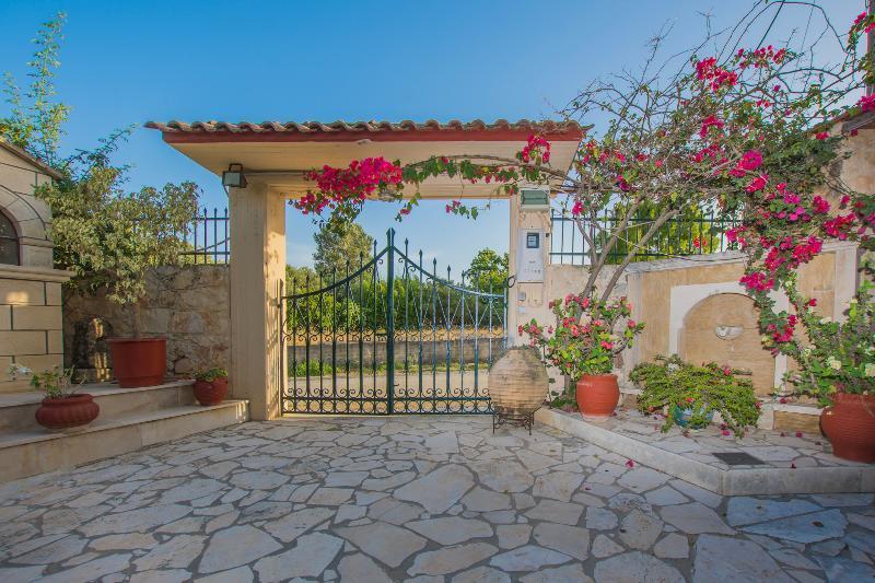 Porto Giardino Apartments Psarou  Экстерьер фото